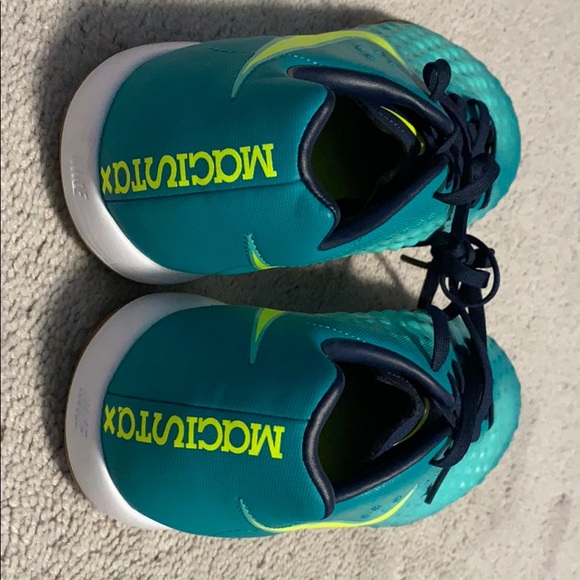 Nike MagistaX Shoes - Unisex - Picture 6 of 6